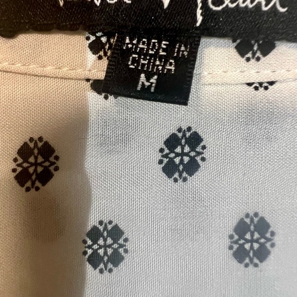 Medallion pattern button down, medium - Picture 3 of 4